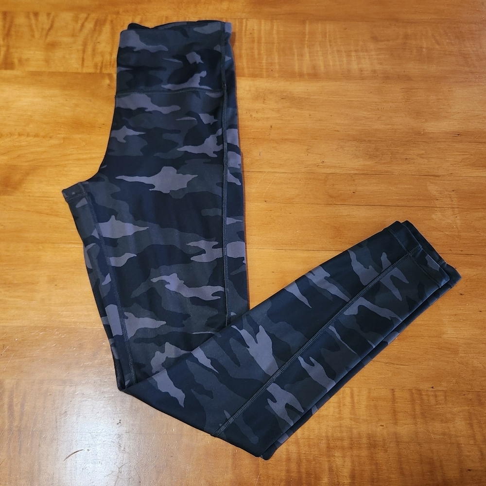 Athleta Ultimate Camo Tight Small High Rise